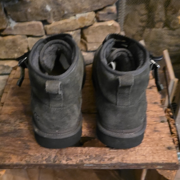 UGG Men's Charcoal Gray Boots - Picture 5 of 16